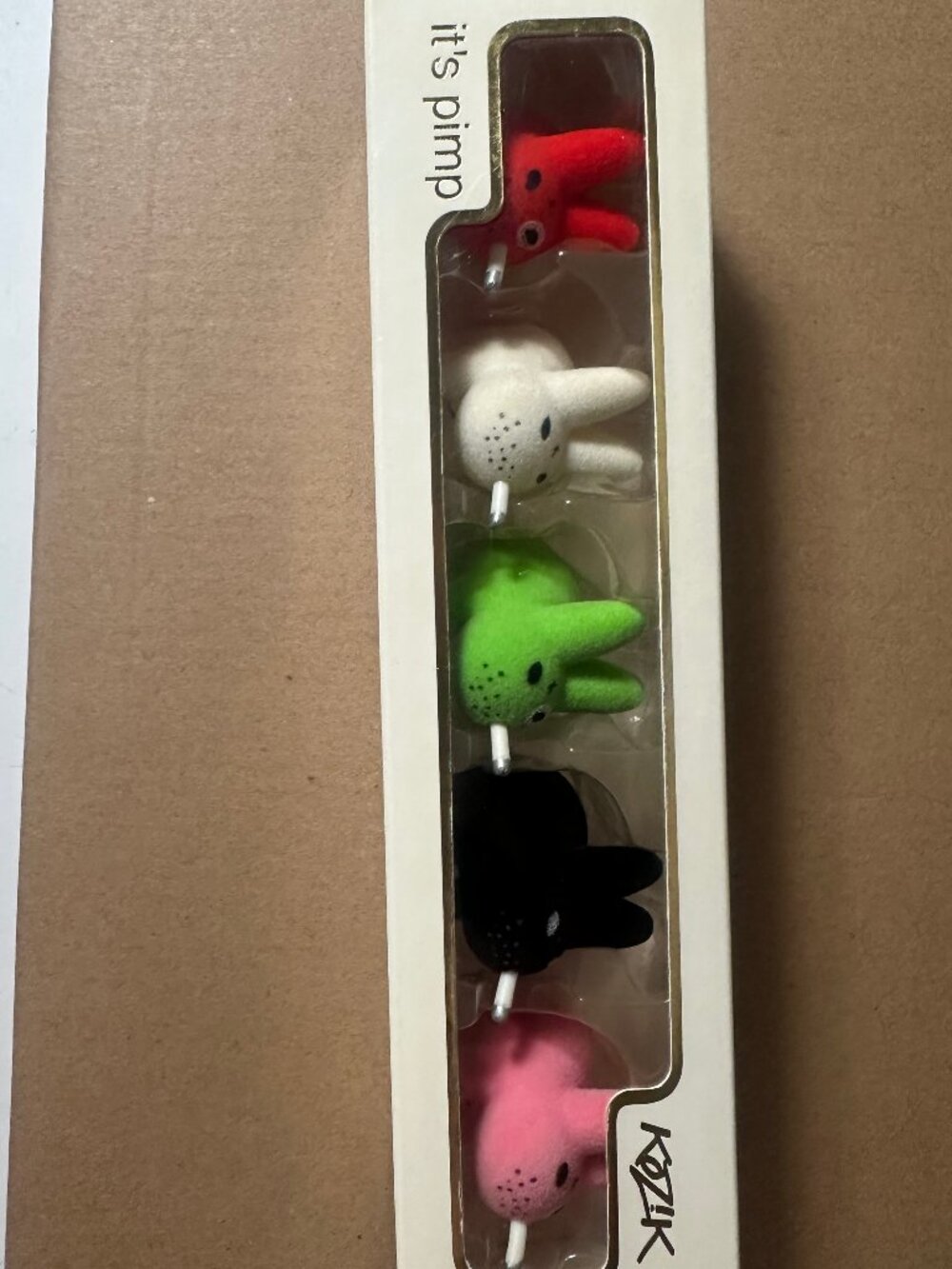 Kozik Kidrobot Smorkin Labbit 5-Pack Flocked Sealed Box